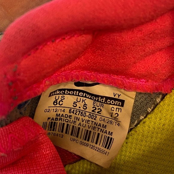 Nike girl toddlers shoes size 6c - Picture 6 of 9